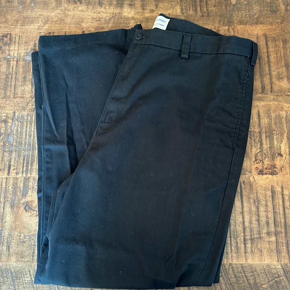 Men’s black khaki pants